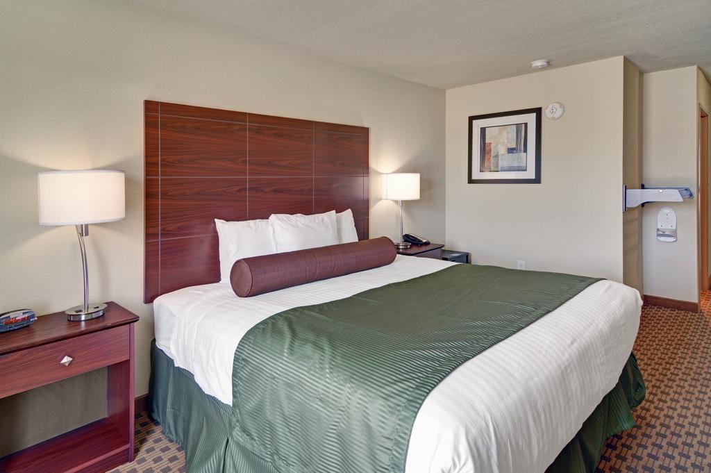 Cobblestone Inn & Suites - Big Lake エクステリア 写真