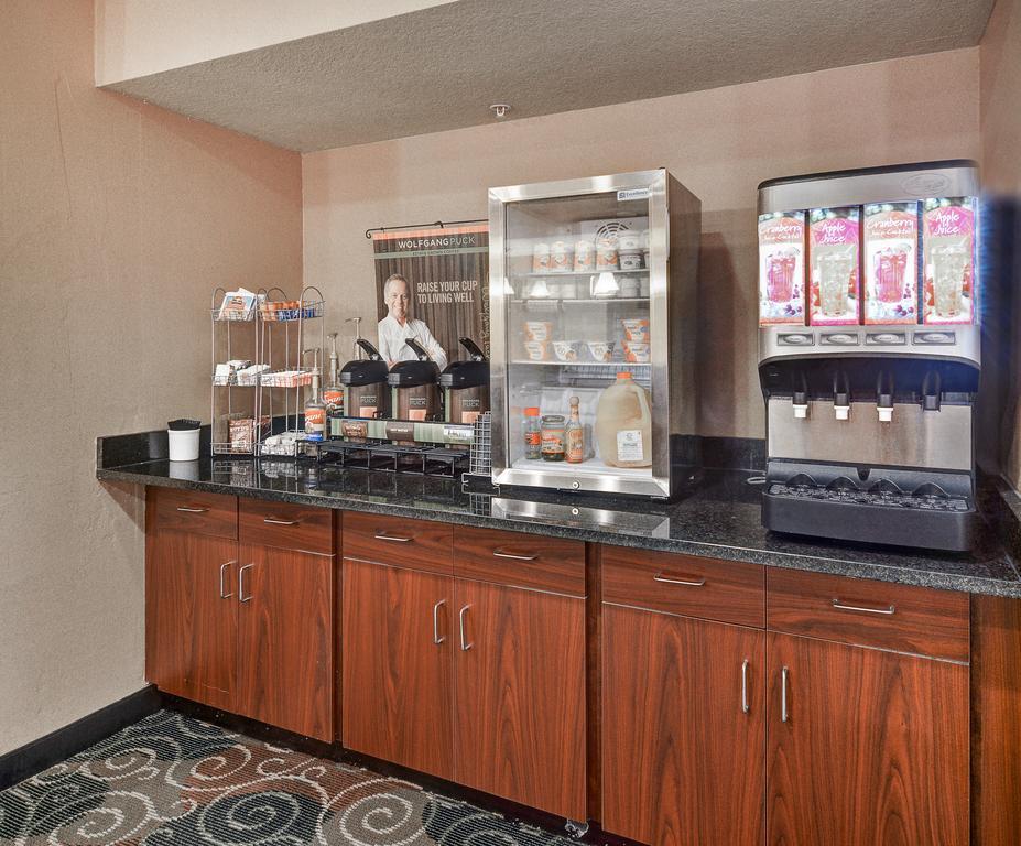 Cobblestone Inn & Suites - Big Lake エクステリア 写真