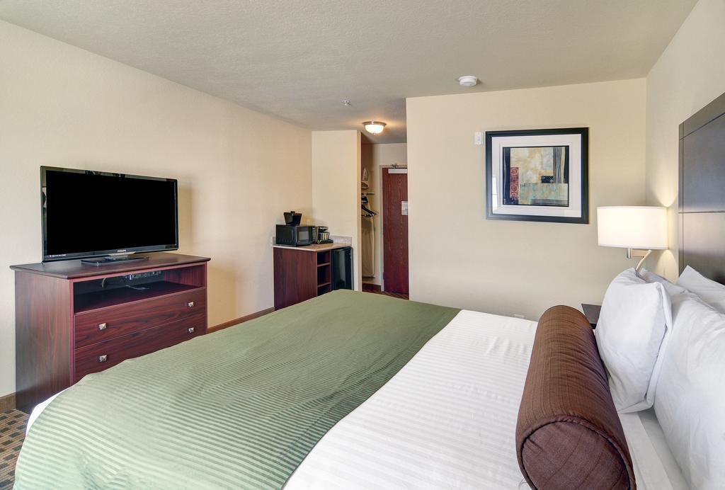 Cobblestone Inn & Suites - Big Lake エクステリア 写真