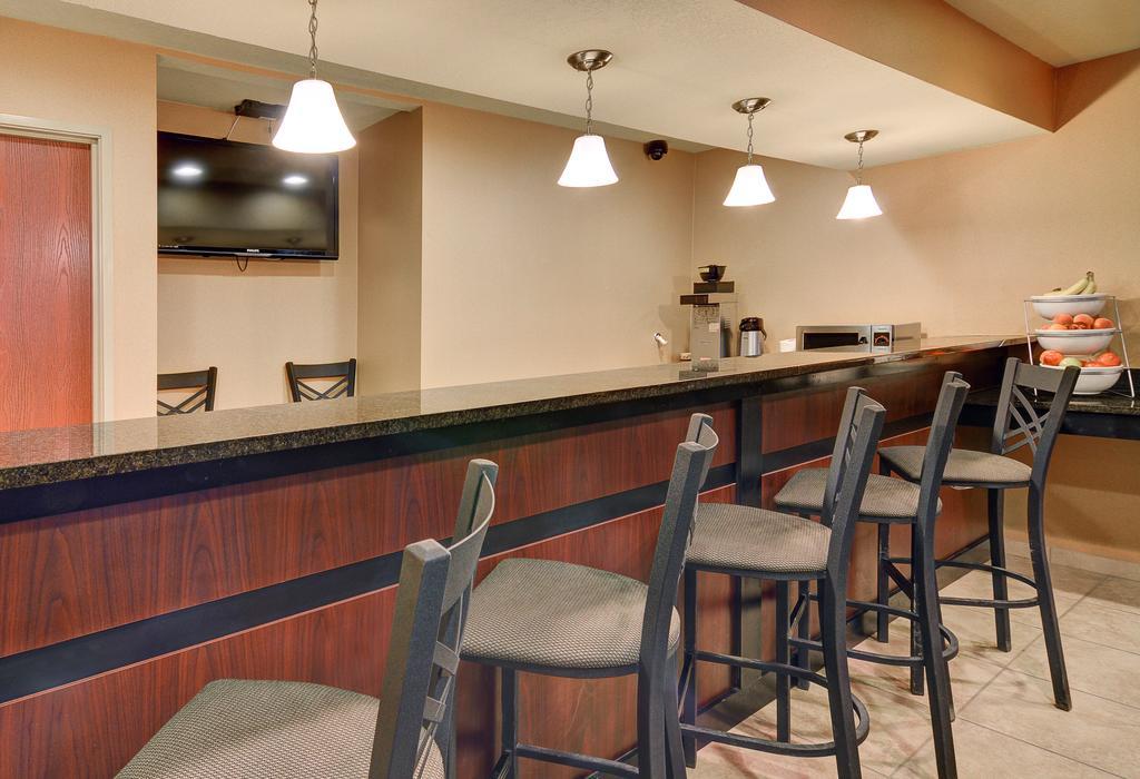 Cobblestone Inn & Suites - Big Lake エクステリア 写真
